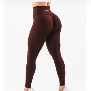 Alphalete original amplify leggings, Medium, Color Chocolate. Like new